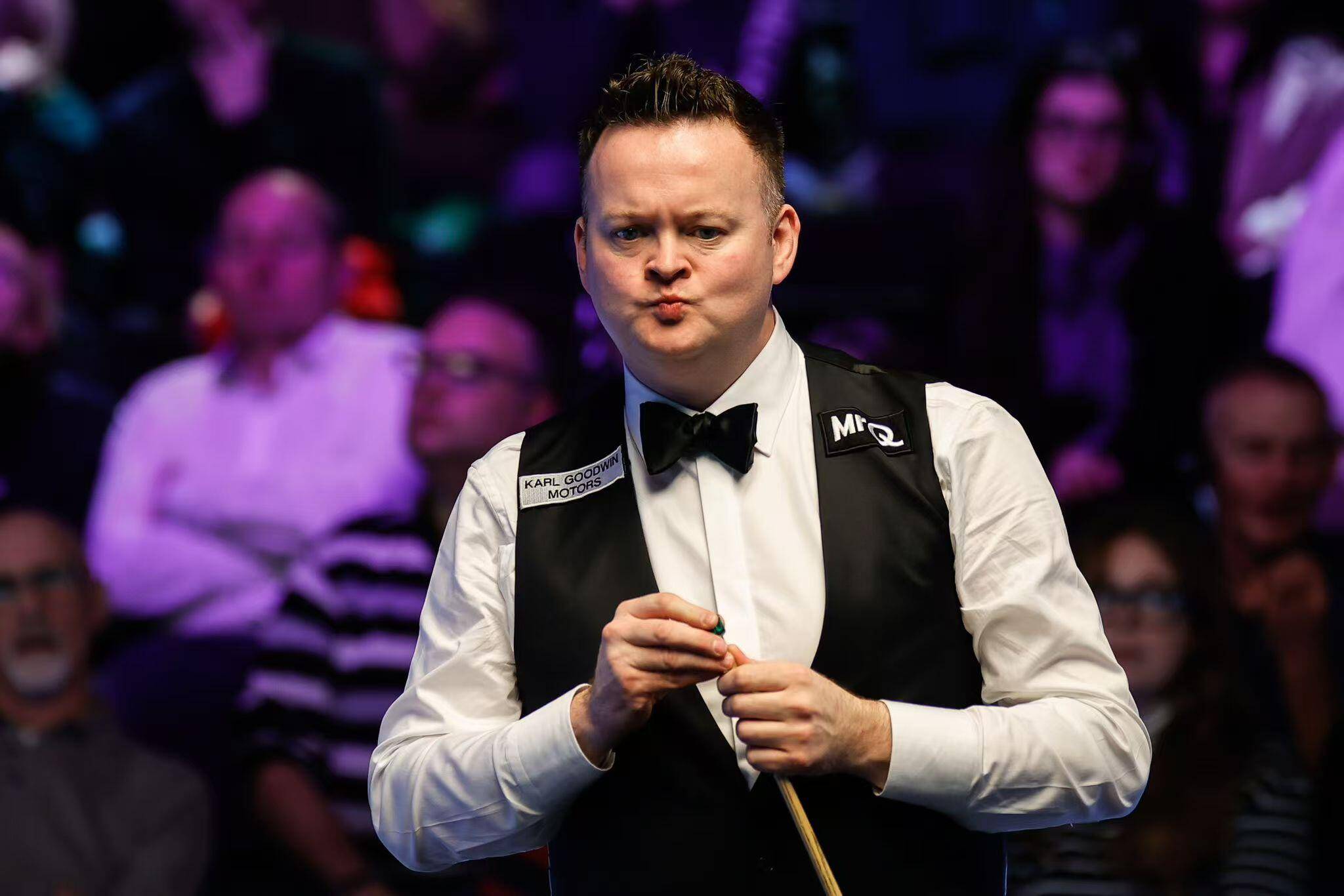 面临危机 面临危机