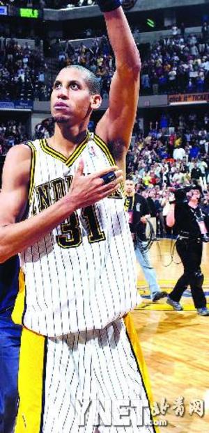 门将做出扑 门将做出扑